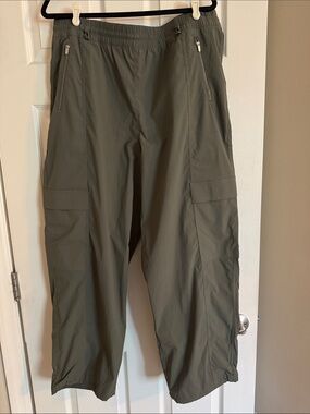 Athleta Women’s Olive Cargo Pants with Elastic Waist